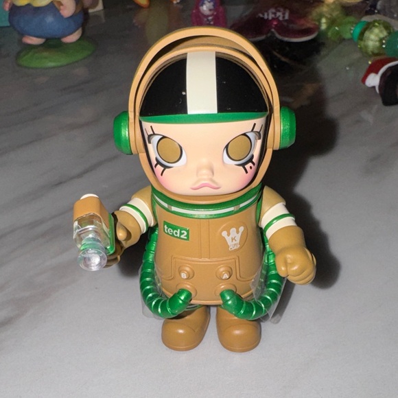 Popmart Ted 2 space Molly figure only no card no box - Picture 2 of 2